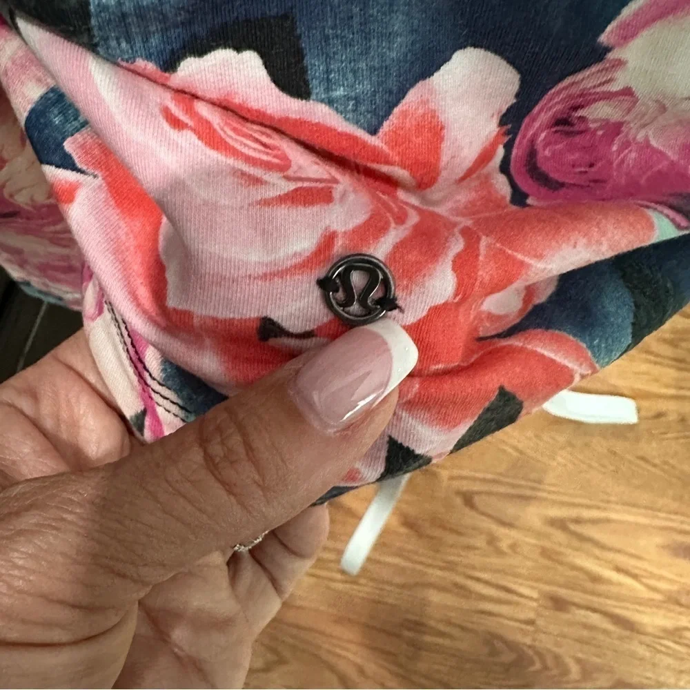 Lululemon Scuba Hoodie II Oversized Floral Rose Print Full Zip Size 6 ⭐️Rare⭐️